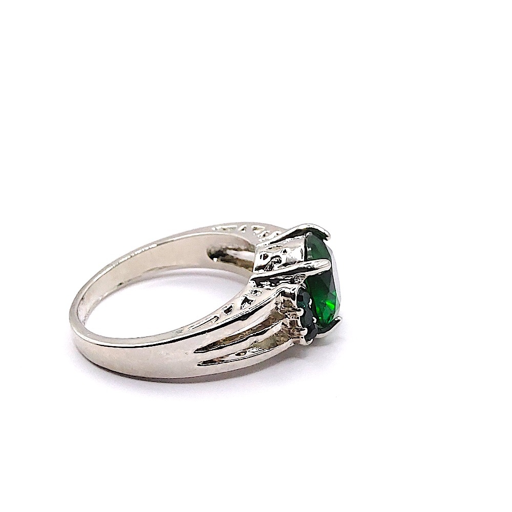 Silver & Green Crystal Women's ring Size 9 NWT
